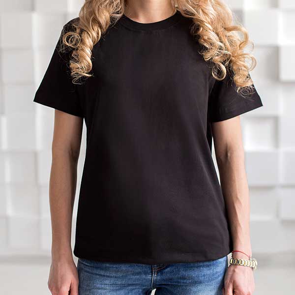Женская футболка (черная)